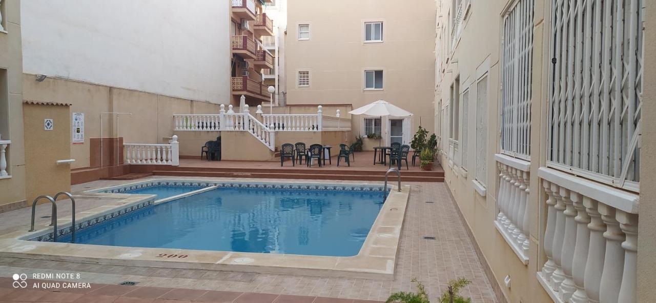 estudio wifi baño 1 sofá cama doble piscina playa 100mts Torrevieja Exterior foto